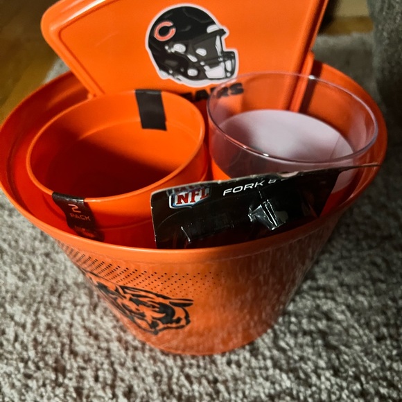 5 piece Bears Sports Set. “ Game Night Lot - Picture 5 of 5